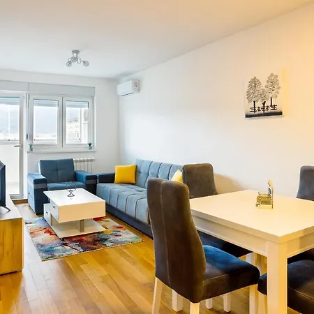 Apartman Stan Na Dan Centar *