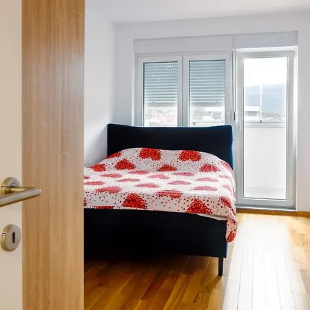 Apartman Stan Na Dan Centar Lukavica
